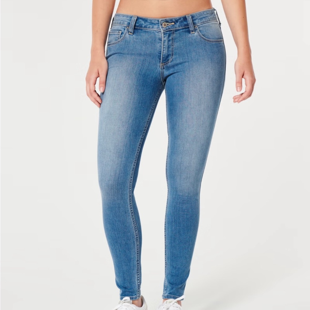 Hollister Curvy Low Rise Light Medium Wash Size 14S Super Skinny Jean